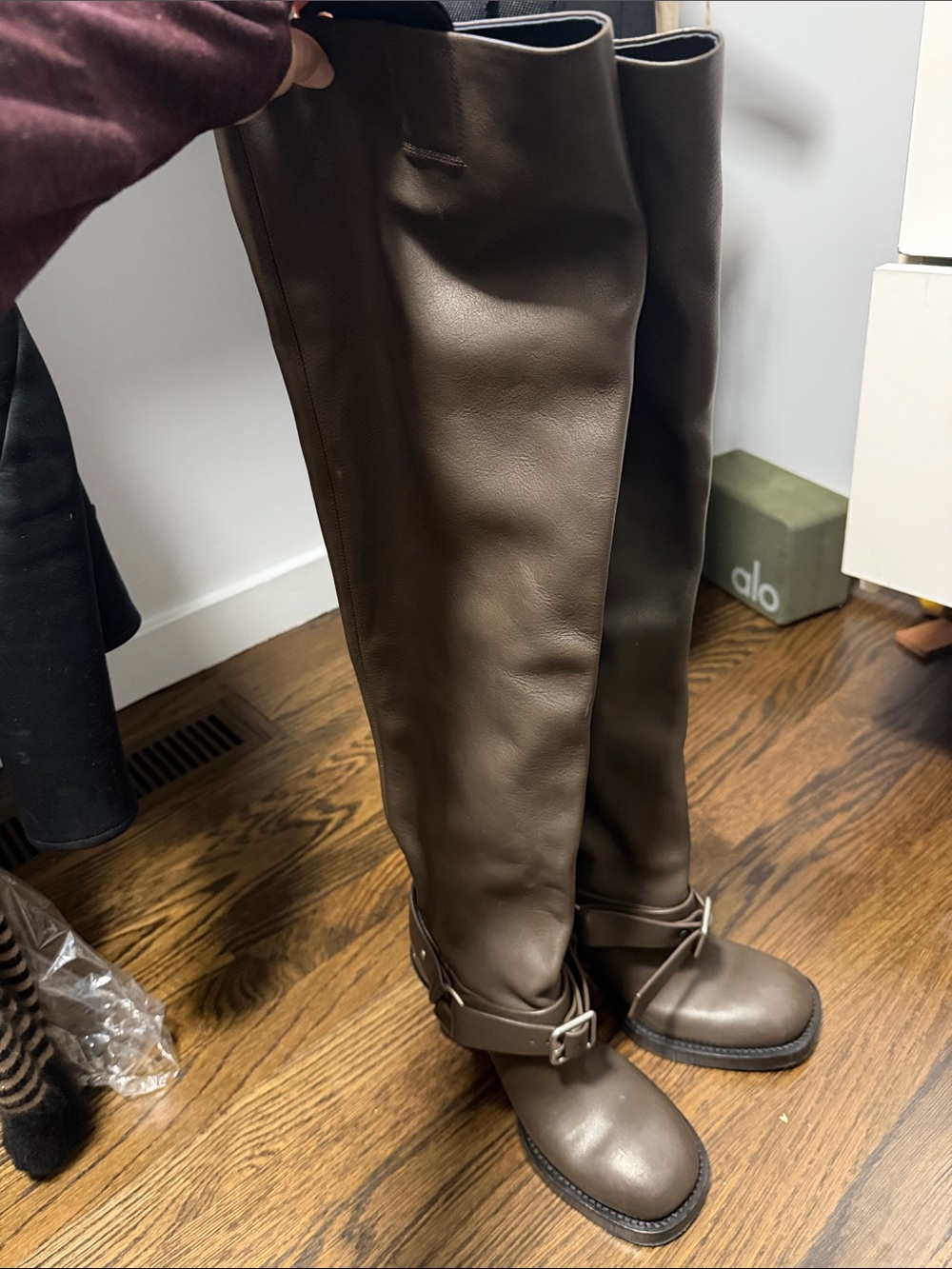 BURBERRY PRORSUM brown leather tall riding boots w heel